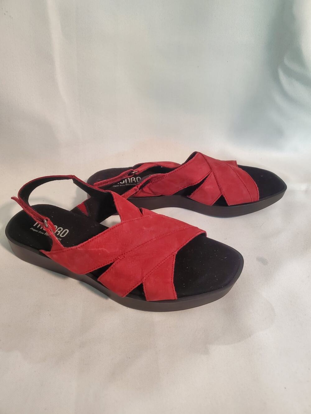 Munro Women's Micah Suede Open Toe Slingback Sandals Red Size 7.5. S71